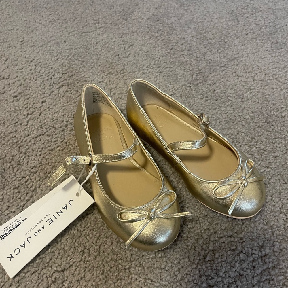Gold Metallic Bow Flat
